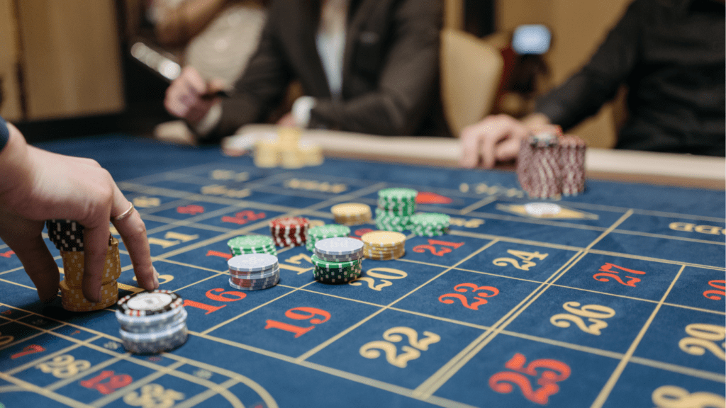 Gamblers in roulette table 