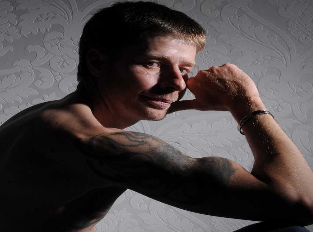 iain armitage shirtless